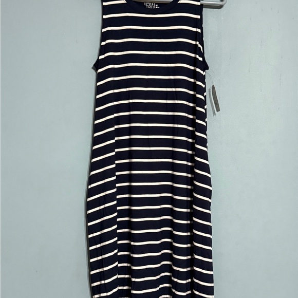 SELLING TIME &TRU DRESS 👗 SIZE M NWT SLEEVELESS COLOR NAVY BLUE AND WHITE - Picture 9 of 10